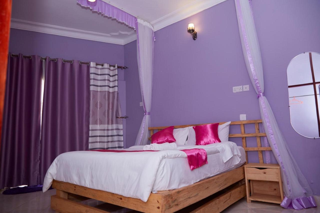 Westway Luxury Suites Mbarara Eksteriør bilde