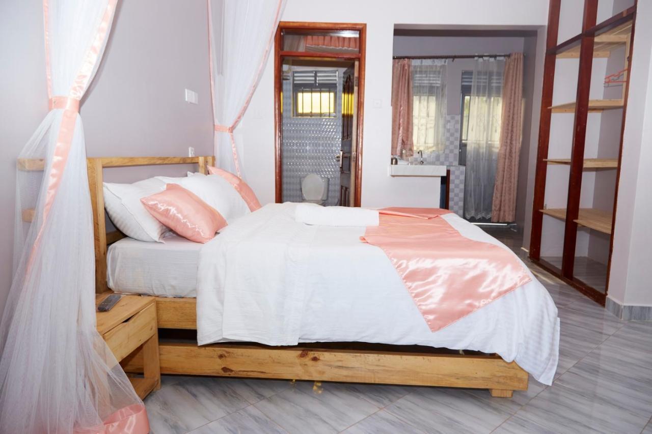 Westway Luxury Suites Mbarara Eksteriør bilde