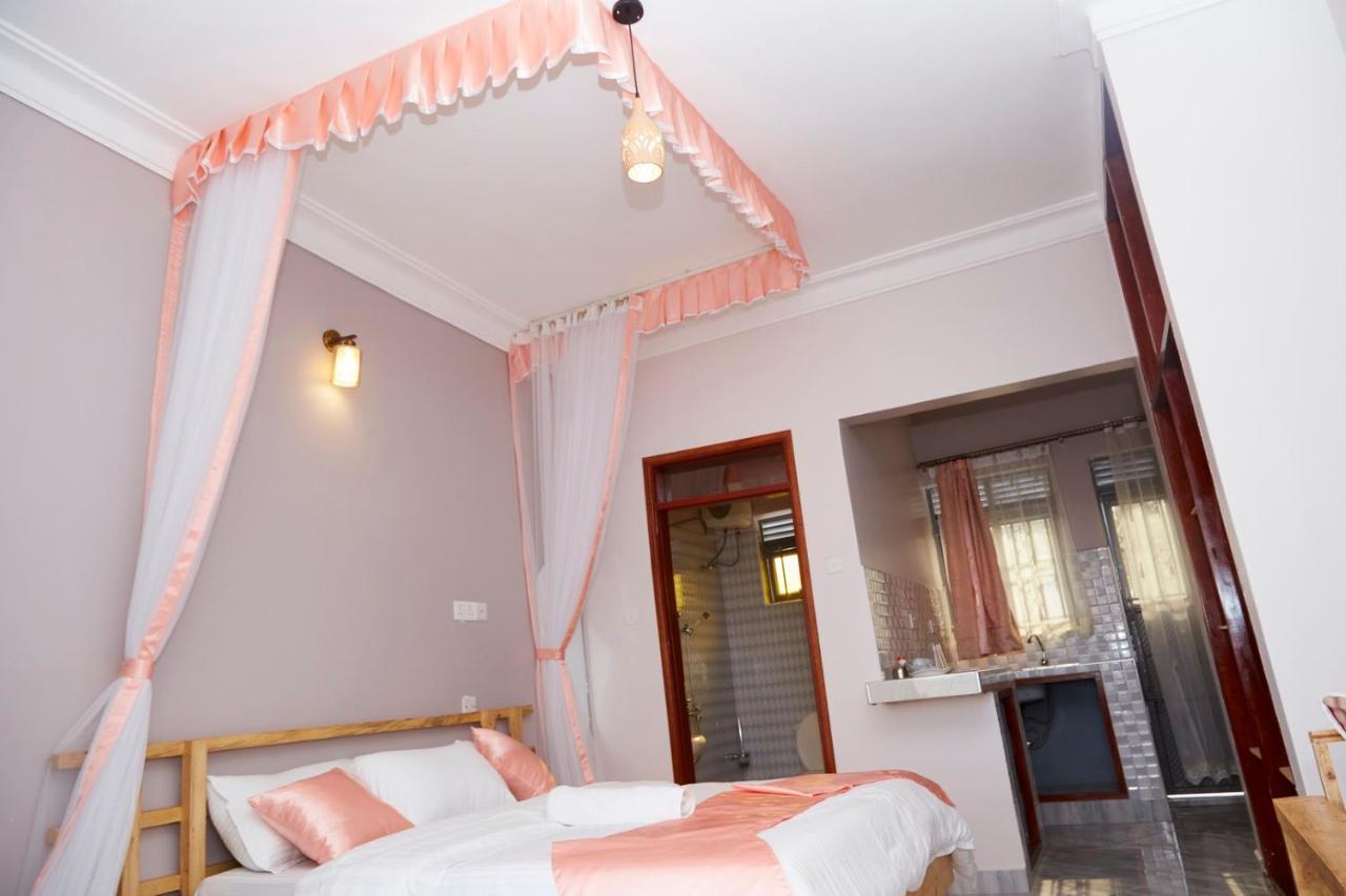 Westway Luxury Suites Mbarara Eksteriør bilde