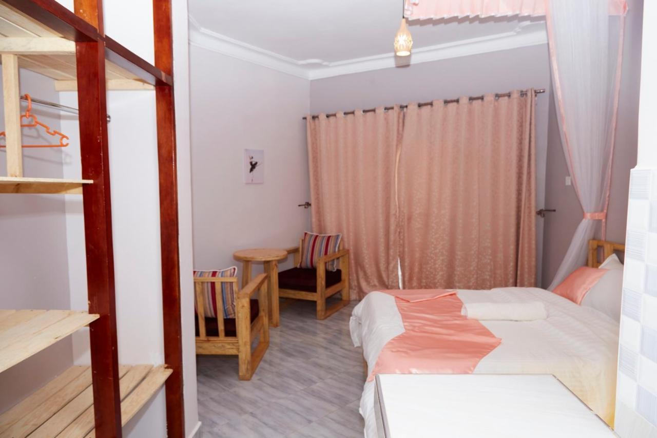 Westway Luxury Suites Mbarara Eksteriør bilde