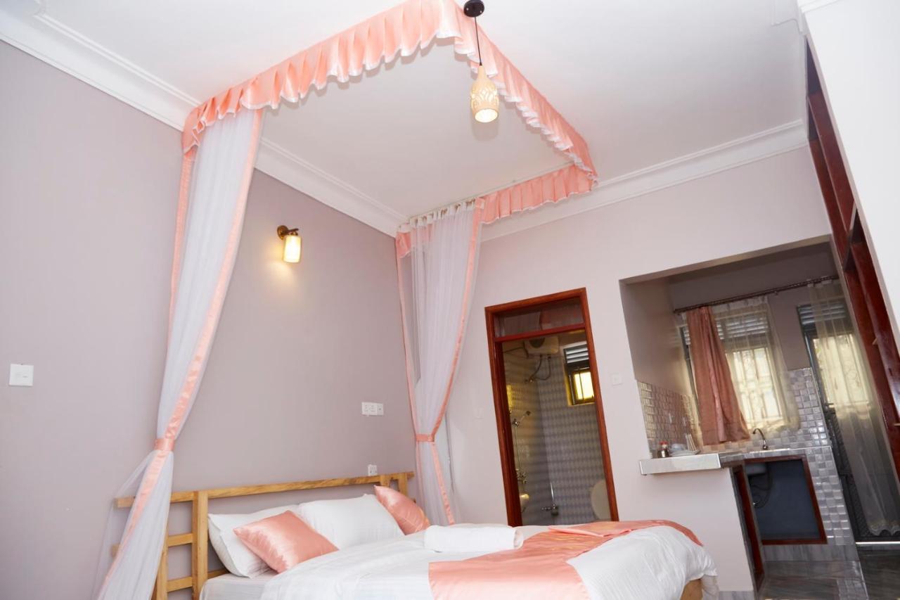 Westway Luxury Suites Mbarara Eksteriør bilde