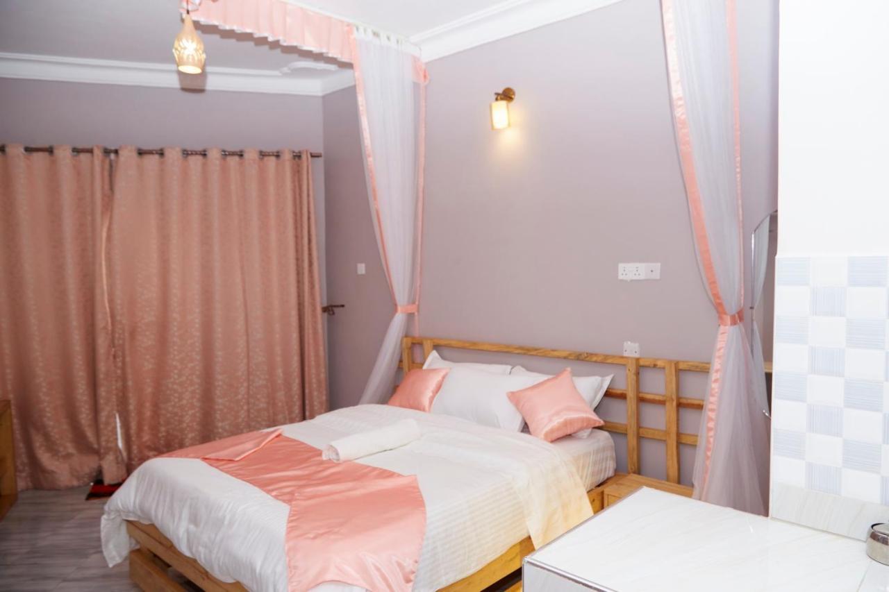 Westway Luxury Suites Mbarara Eksteriør bilde