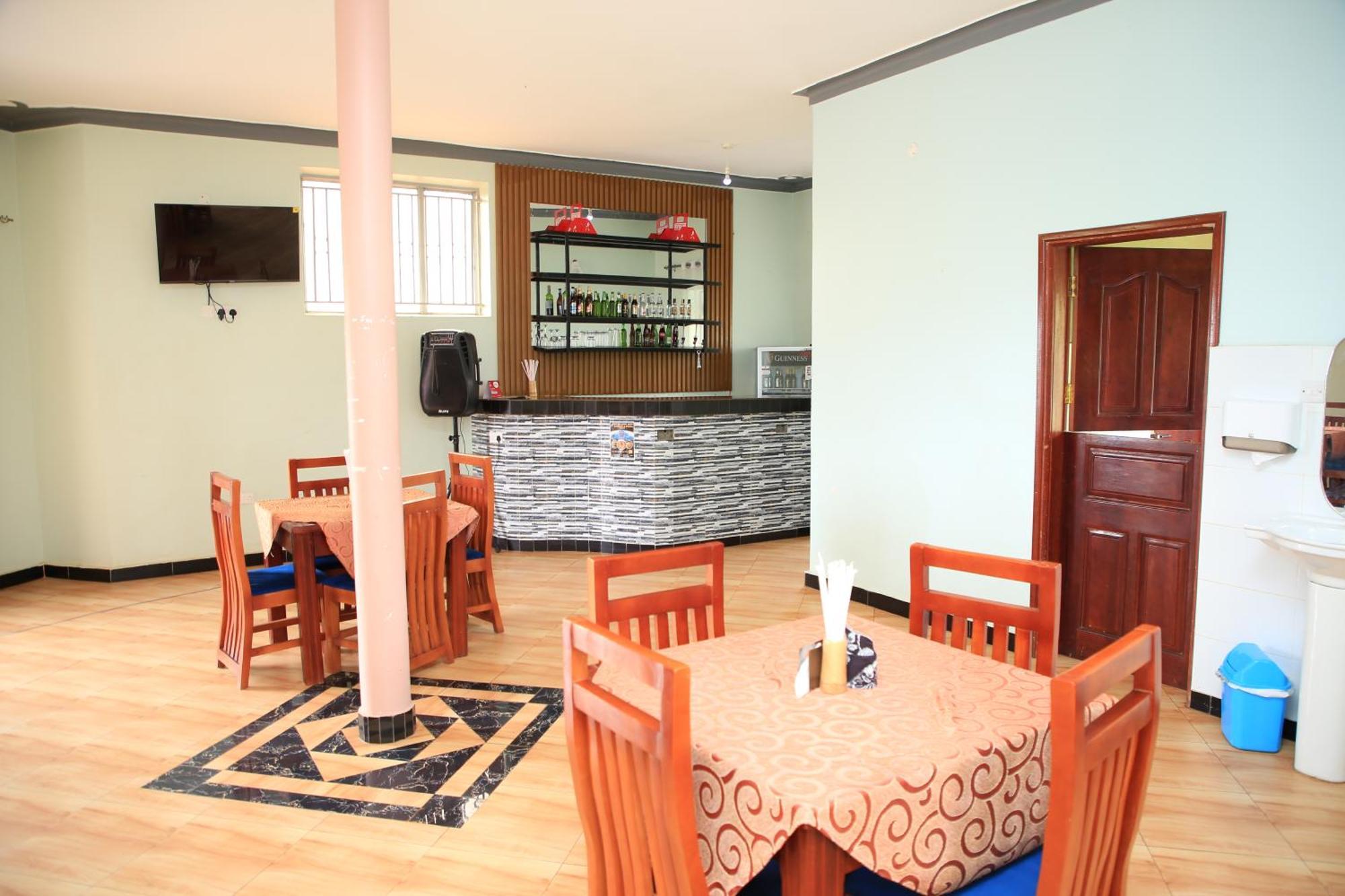 Westway Luxury Suites Mbarara Eksteriør bilde